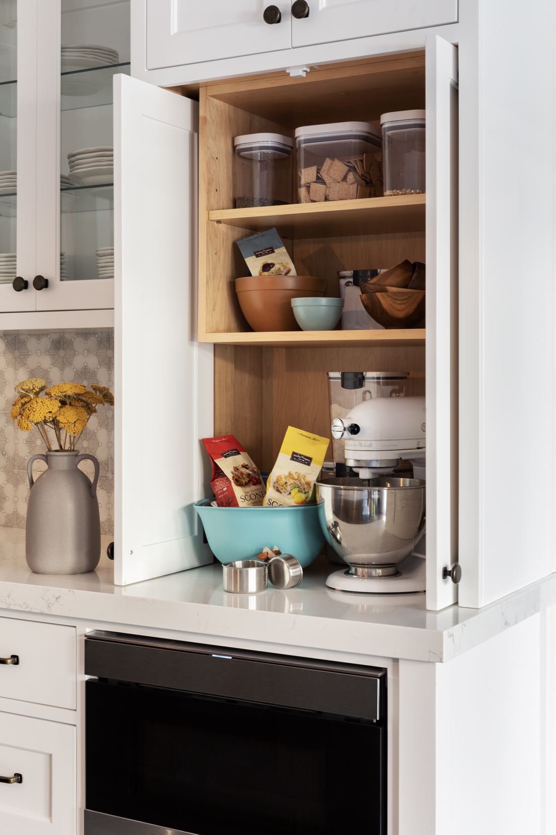 Highwood Circle - Feature View