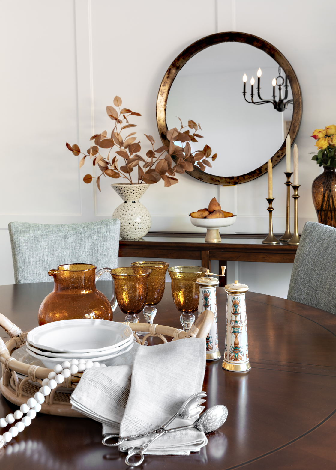 Highwood Circle - Dining Detail