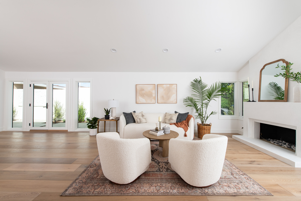 Niguel Shores - Living Detail