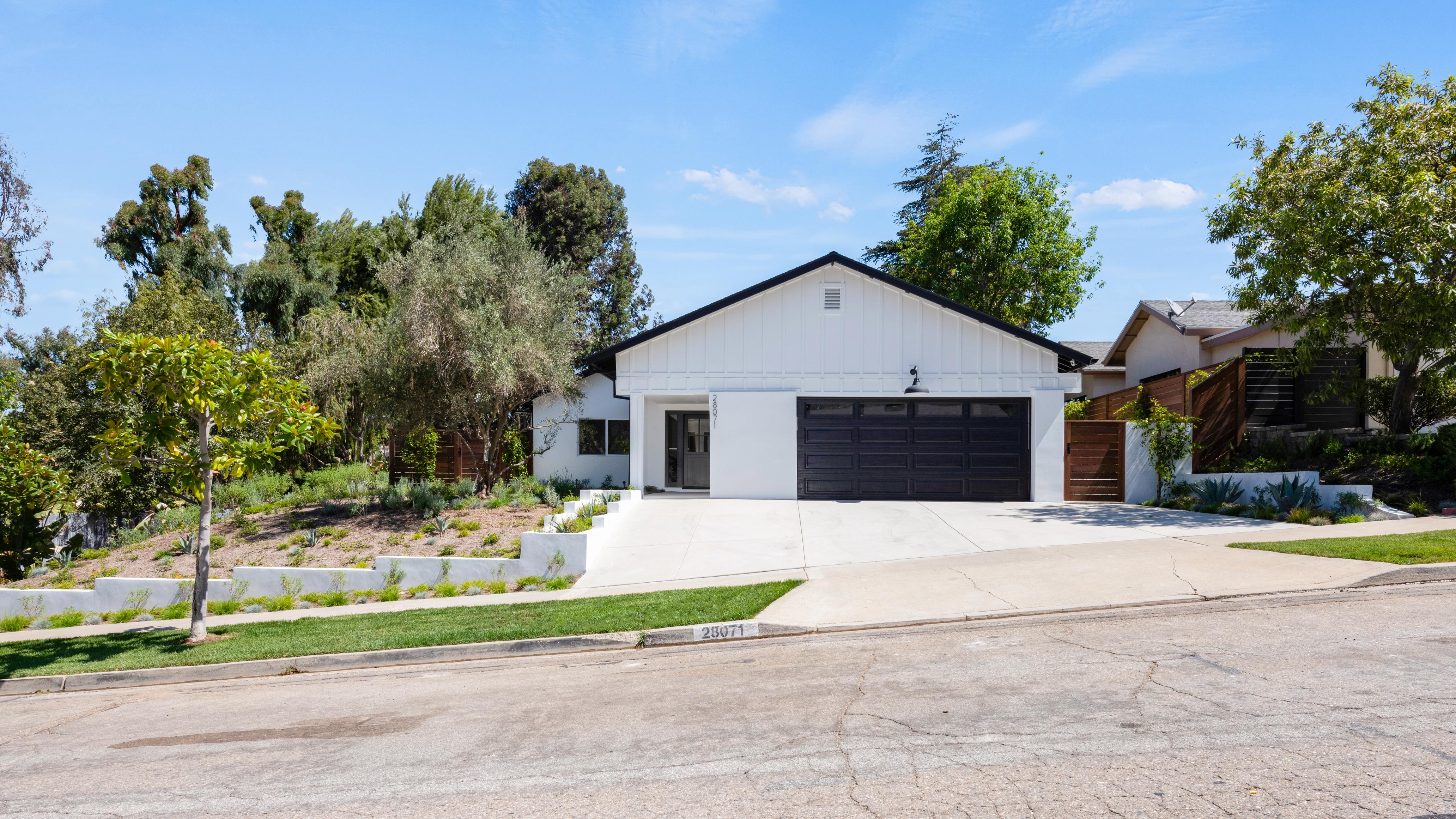 Via De Cerro - Main View